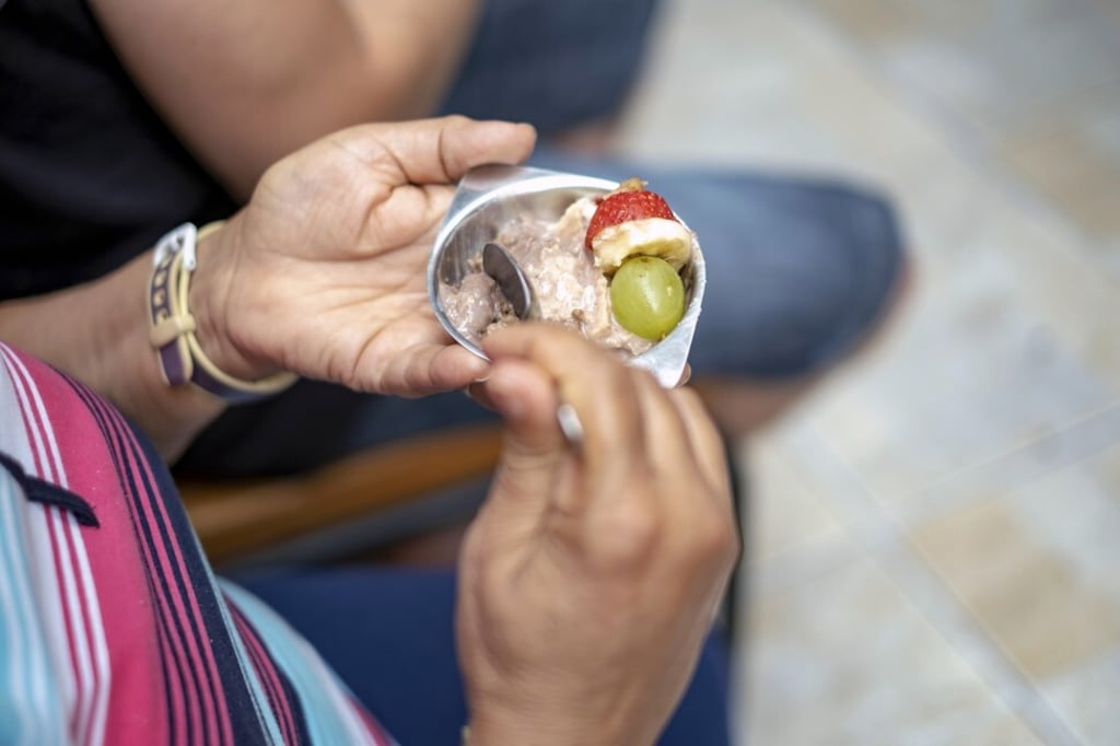 Forget “easy solutions” to weight loss, such as diet pills. You just need to eat less and exercise more. Photo: Shutterstock