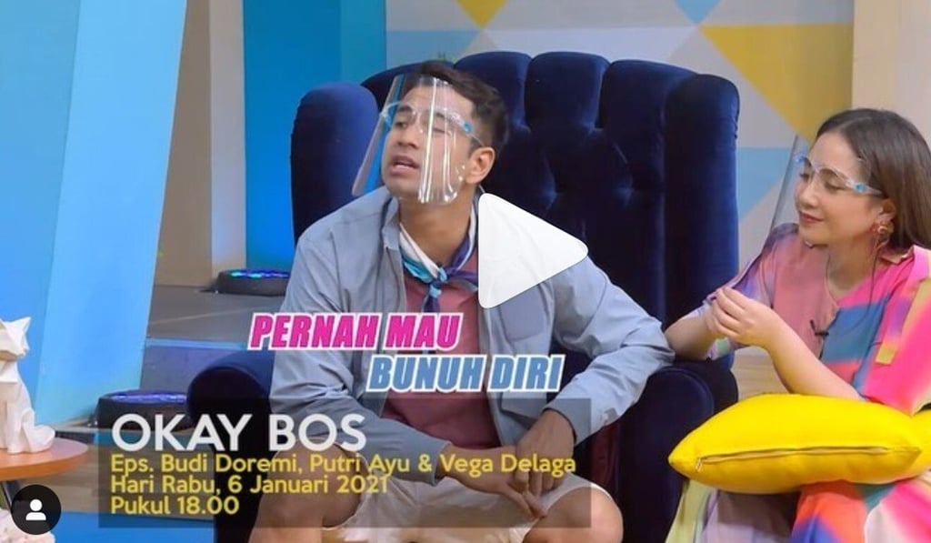 Raffi Ahmad appears on television in a clip for which he was criticised for wearing only a face shield and not a mask too. Photo: Internet Raffi Ahmad appears on television in a clip for which he was criticised for wearing only a face shield and not a mask too. Photo: Internet