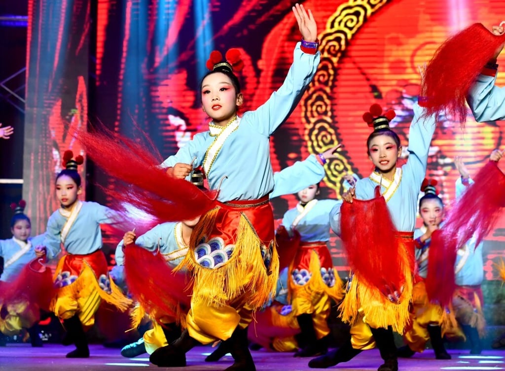Children perform the dance “Beijing Opera Girl” at the Spring Festival Gala held on January 16, 2020. Photo: Barcroft Media via Getty Images