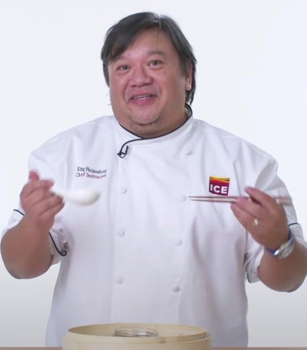 Professional chef King Phojanakong, from the Institute of Culinary Education in New York, gave a terrible display of dumpling making. Photo: YouTube/Epicurious