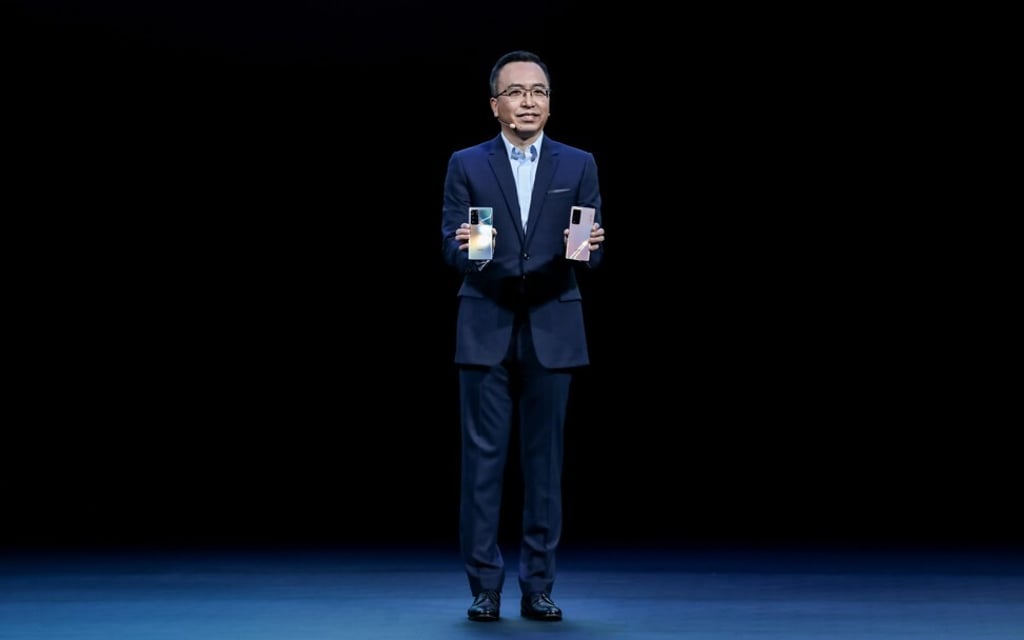 Honor CEO Zhao Ming unveils the 5G View40 smartphone at the launch event in Shenzhen on Friday. Photo: Honor