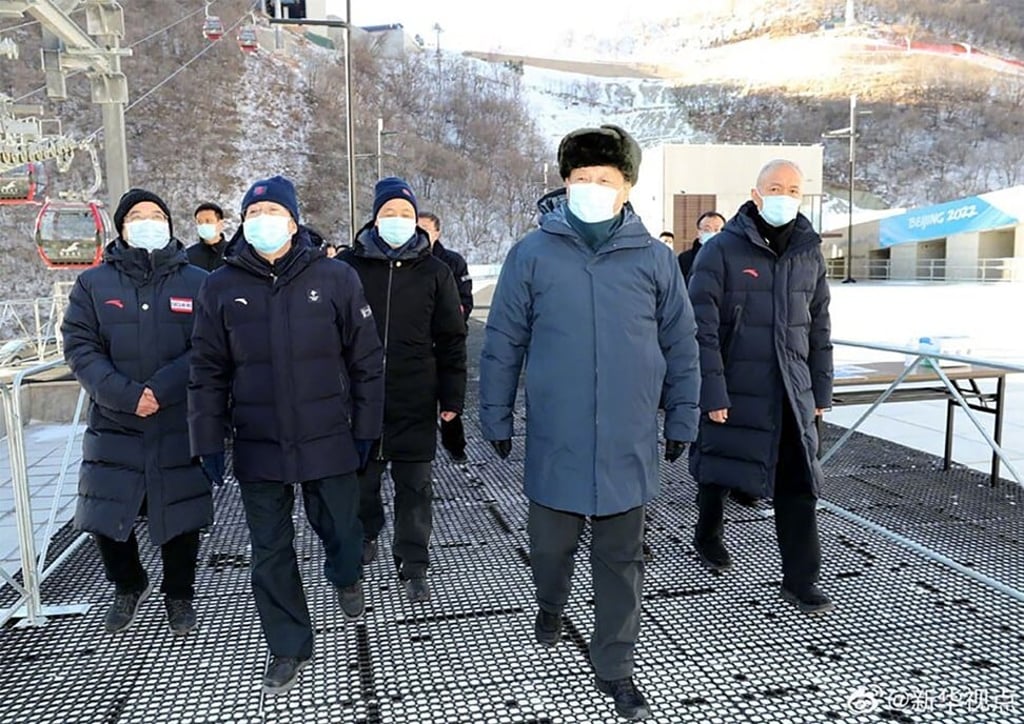 Xi Jinping in the Arc’teryx coat. His entourage wore heavy down and waterproof jackets that displayed the logo of the brand’s owner, Anta Group. Photo: Beijing Organising Committee for the 2022 Olympic and Paralympic Winter Games