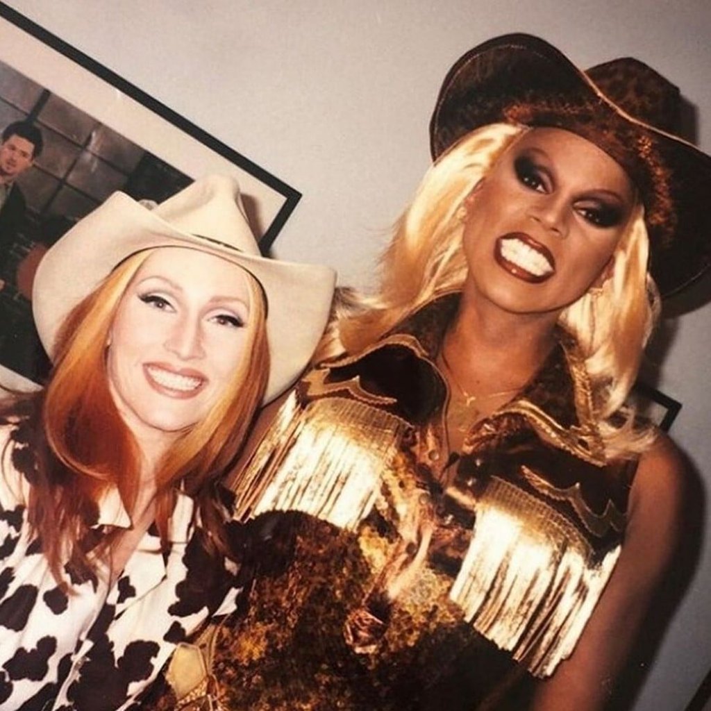 When your BFF game is so strong you can rock matching outfits. Photo: @ensemblemagazinenz/Instagram When your BFF game is so strong you can rock matching outfits. Photo: @ensemblemagazinenz/Instagram