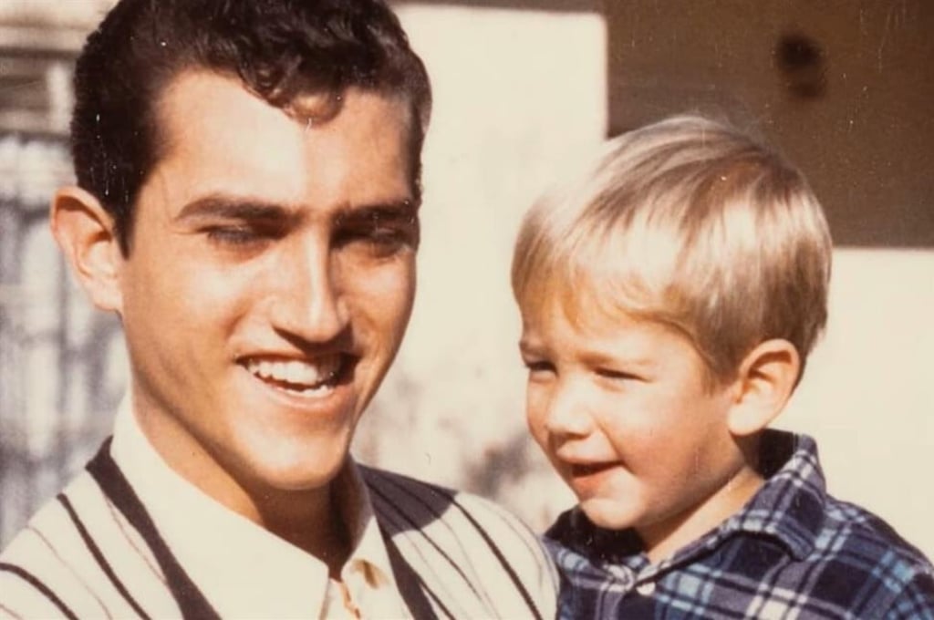 Ted Jorgensen and Jeff Bezos. Photo: @mariodgabriele/Twitter