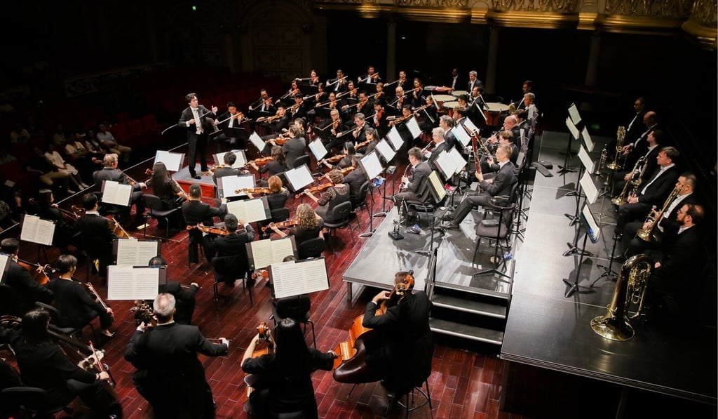 Lio conducted the HK Phil’s performance in Zhuhai in October 2019. He has since led the orchestra’s transition to virtual concerts. Lio conducted the HK Phil’s performance in Zhuhai in October 2019. He has since led the orchestra’s transition to virtual concerts.