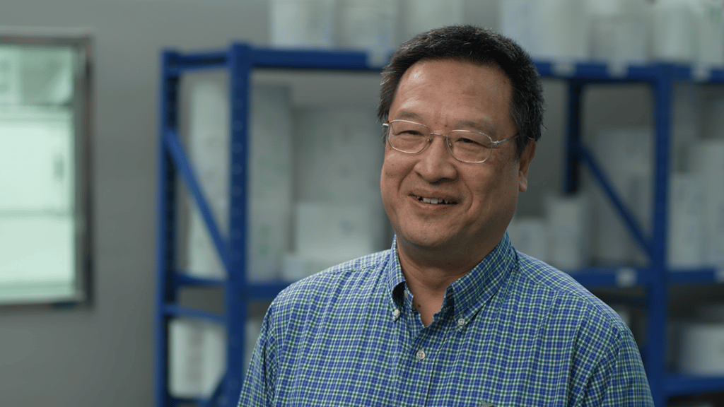 Alex Wong, founder of King’s Flair, a Hong Kong company that produces kitchenware, is working to incorporate nanotechnology into his manufacturing operations. Alex Wong, founder of King’s Flair, a Hong Kong company that produces kitchenware, is working to incorporate nanotechnology into his manufacturing operations.