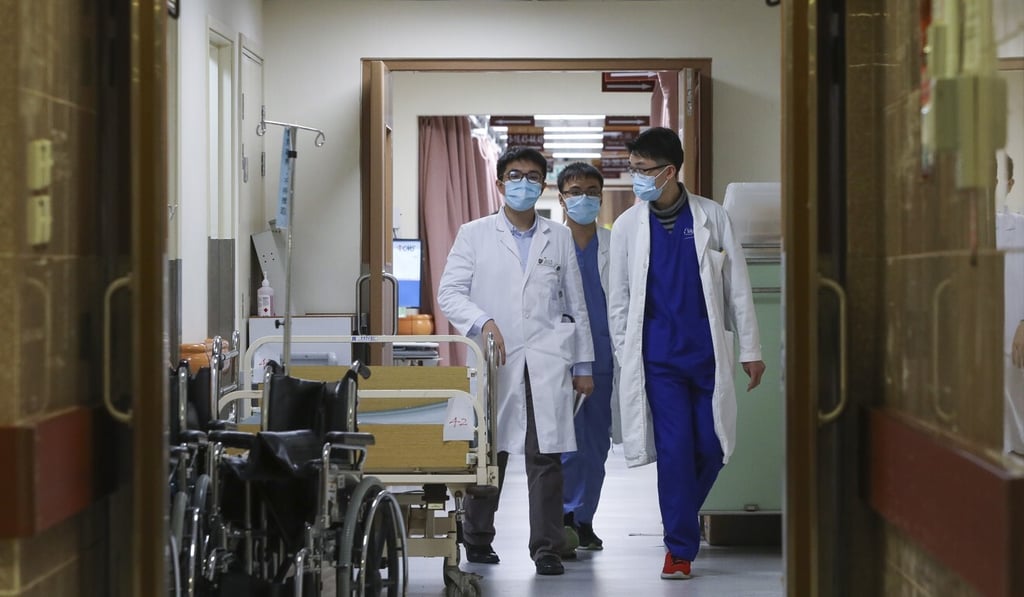 Doctors working at the ward of Queen Elizabeth Hospital in Kowloon. Photo: SCMP / Sam Tsang