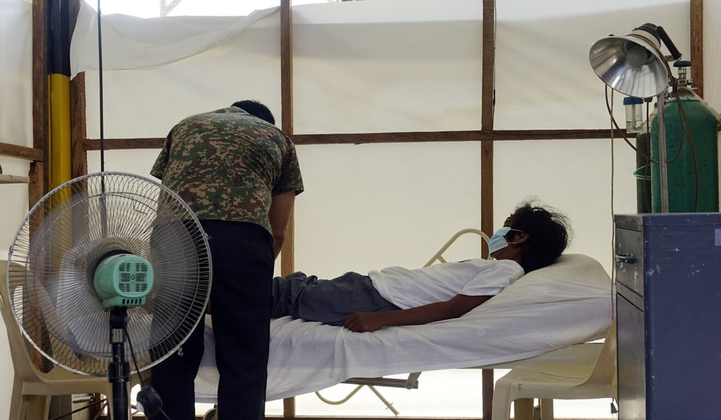 One of the four Indonesian kidnap victims receives medical attention at a military hospital in Zamboanga City, southern Philippines, on Sunday. Photo: EPA