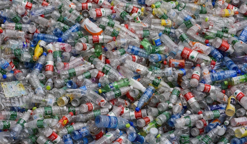 Plastic pollution is said to be responsible for the deaths of about 1 million birds and 10,000 marine animals every year. Photo: Shutterstock