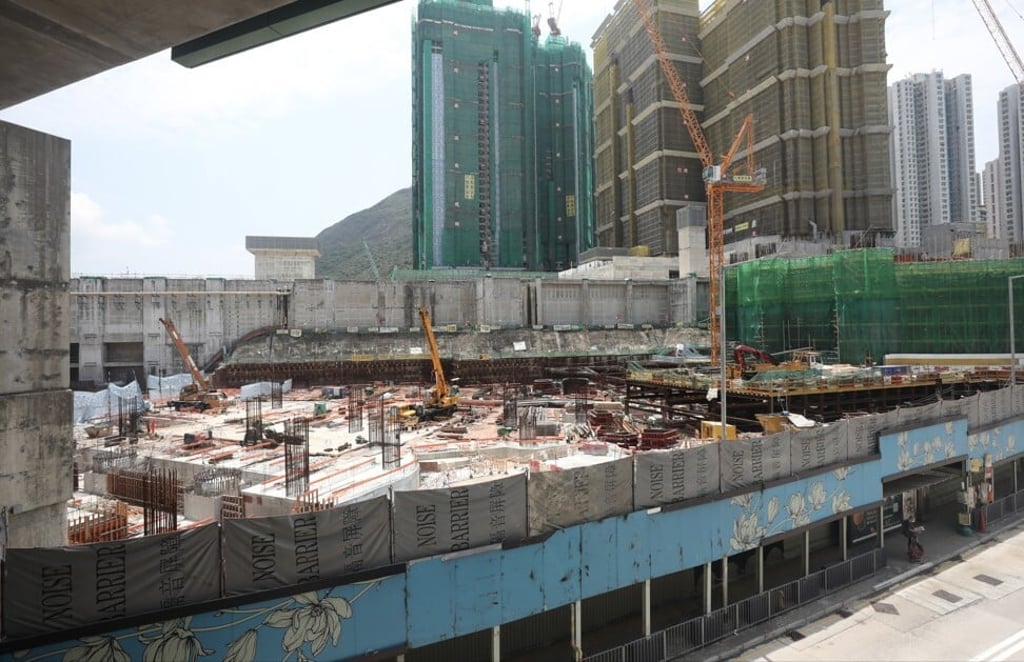 Road King Infrastructure Limited’s South Land (green tall building in the background) in Wong Chuk Hang on May 1, 2021. Photo: Xiaomei Chen