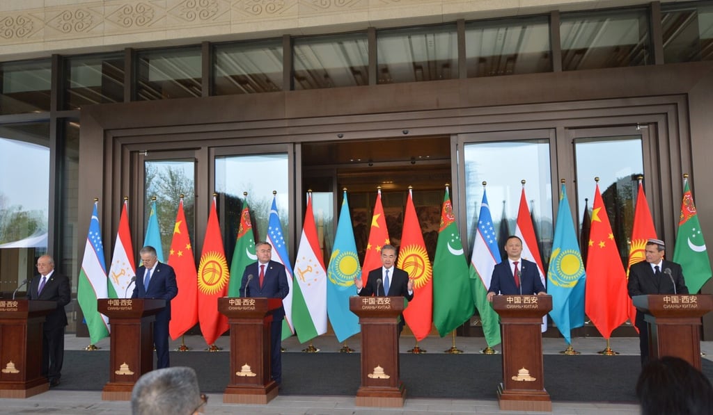 Chinese Foreign Minister Wang Yi and his counterparts from five Central Asian nations meet the press after talks in Xian on Wednesday. Photo: Xinhua Chinese Foreign Minister Wang Yi and his counterparts from five Central Asian nations meet the press after talks in Xian on Wednesday. Photo: Xinhua