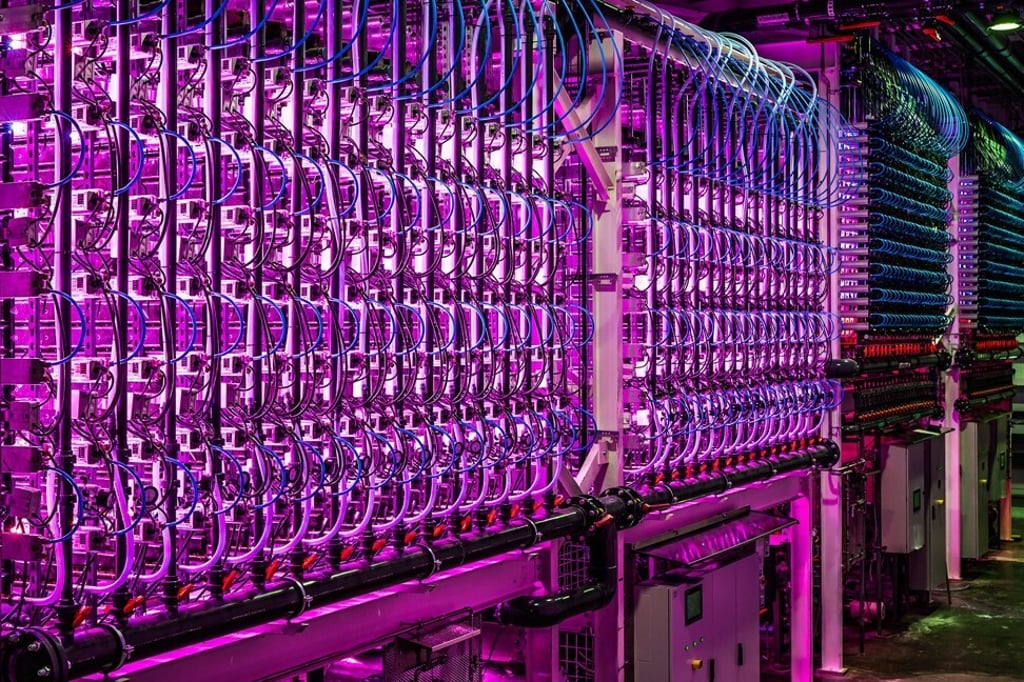 A future food farming system with state-of-the-art enclosed and modular photo-bioreactors (PBR) to produce chlorella and spirulina algae. Photo: AFP A future food farming system with state-of-the-art enclosed and modular photo-bioreactors (PBR) to produce chlorella and spirulina algae. Photo: AFP
