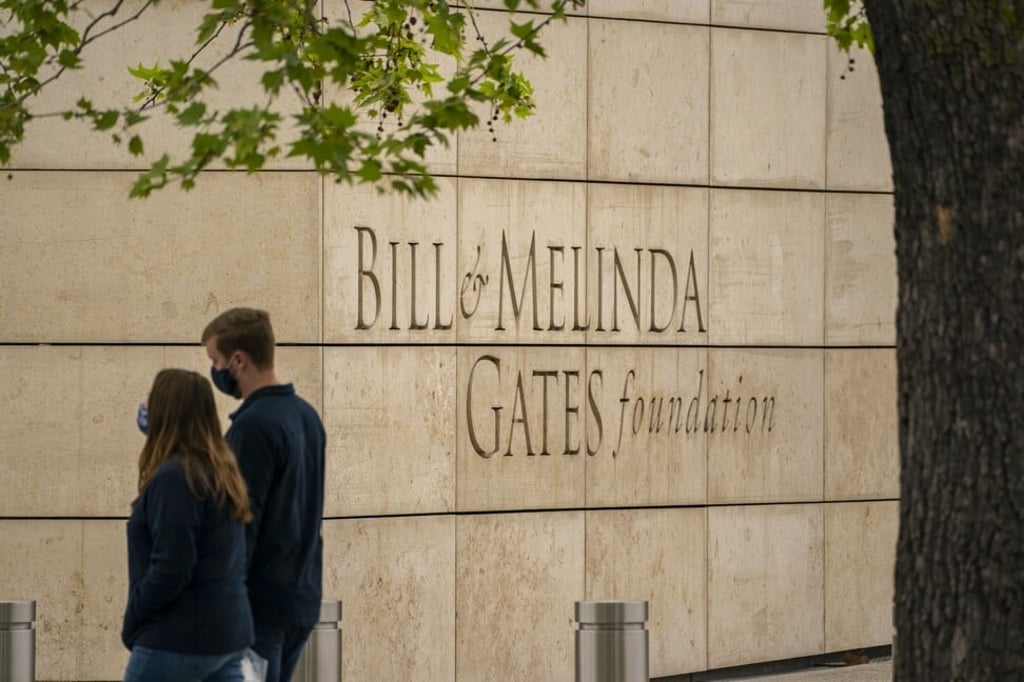Pedestrians walk by the Bill and Melinda Gates Foundation’s headquarters in Seattle, Washington, on May 3, 2021. Photo: Bloomberg