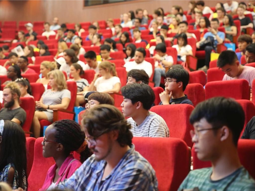 Xi’an Jiaotong-Liverpool University’s 2+2 academic programme, with two years spent at XJTLU and the next two at the University of Liverpool, is very attractive to undergraduates.