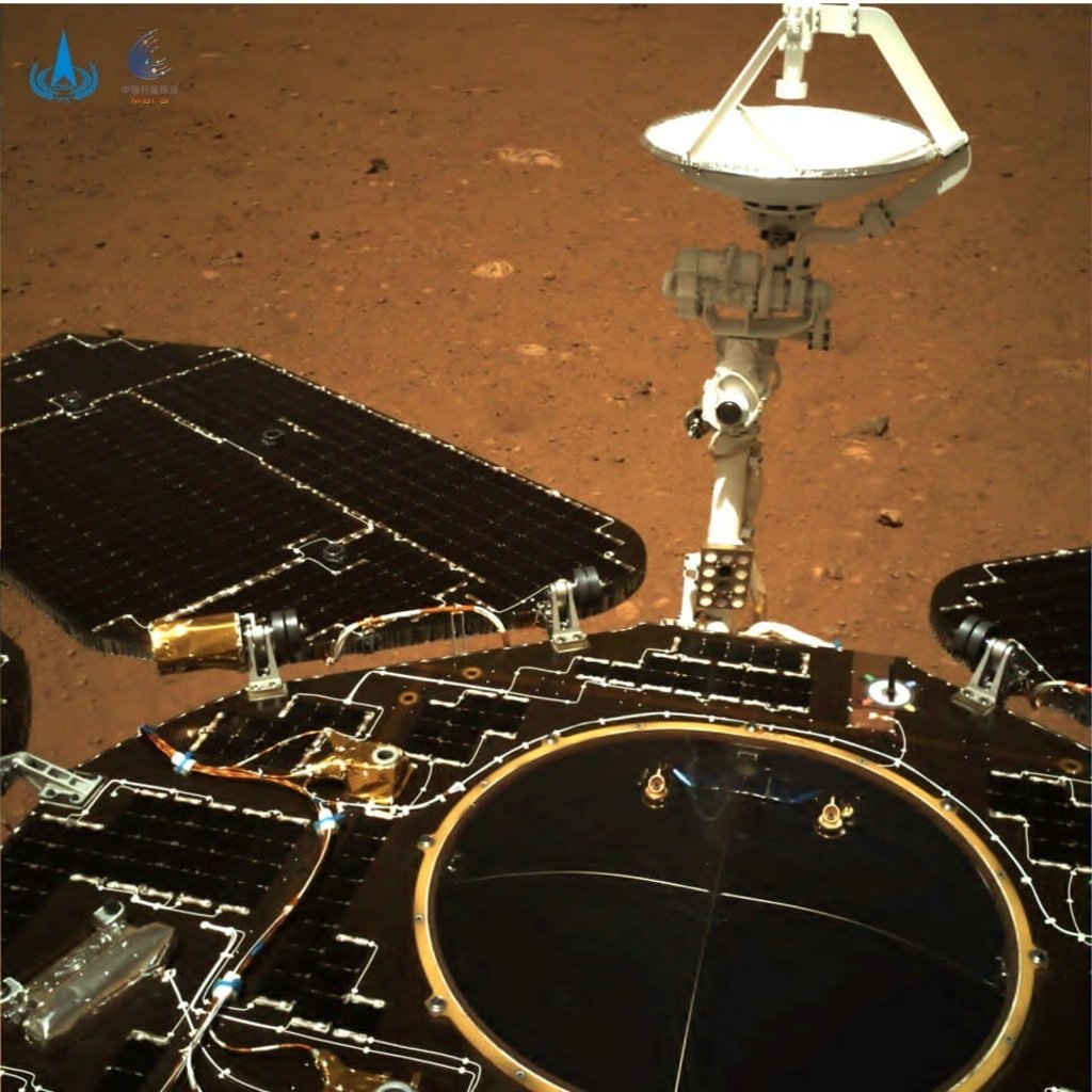 An image taken on Mars by Chinese rover Zhu Rong of the landing vehicle. Photo: CNSA