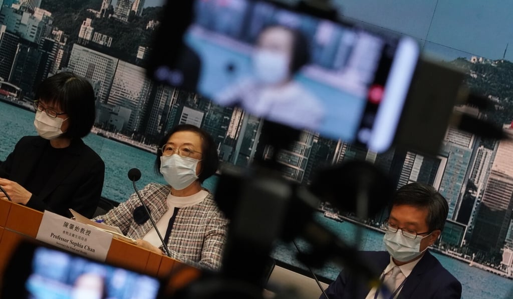 Health secretary Sophia Chan (centre). Photo: Felix Wong