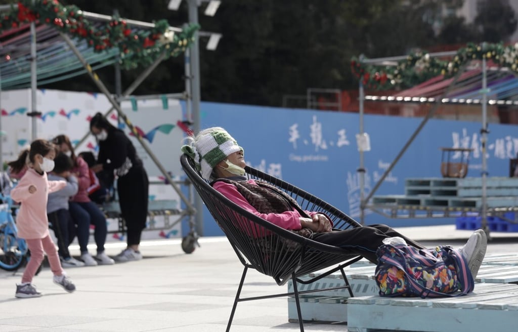 A visitor takes a break at Belcher Bay Promenade. Photo: Xiaomei Chen A visitor takes a break at Belcher Bay Promenade. Photo: Xiaomei Chen