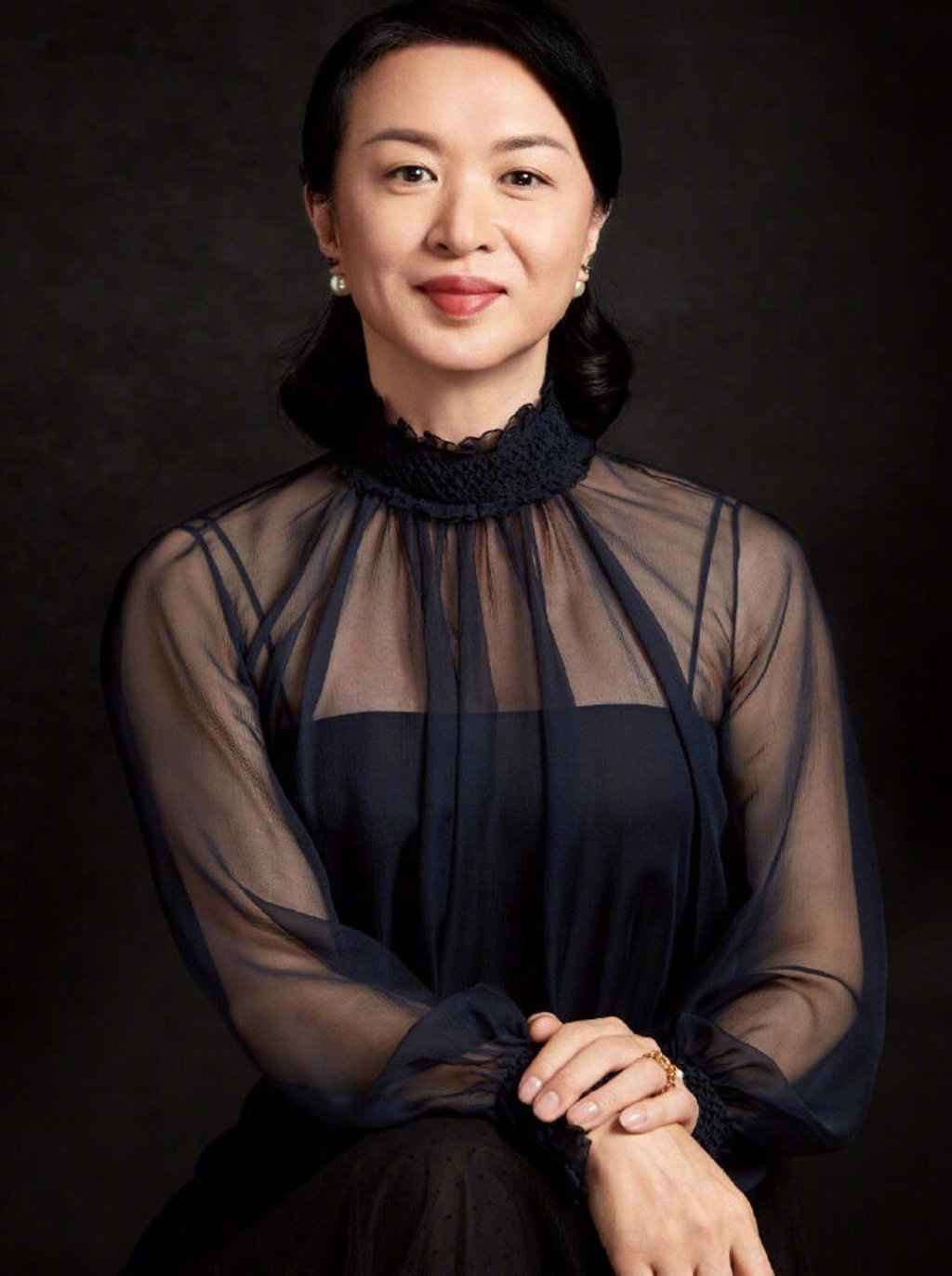 Dior announced the news on its Weibo account with a video starring Jin Xing. Dior announced the news on its Weibo account with a video starring Jin Xing.