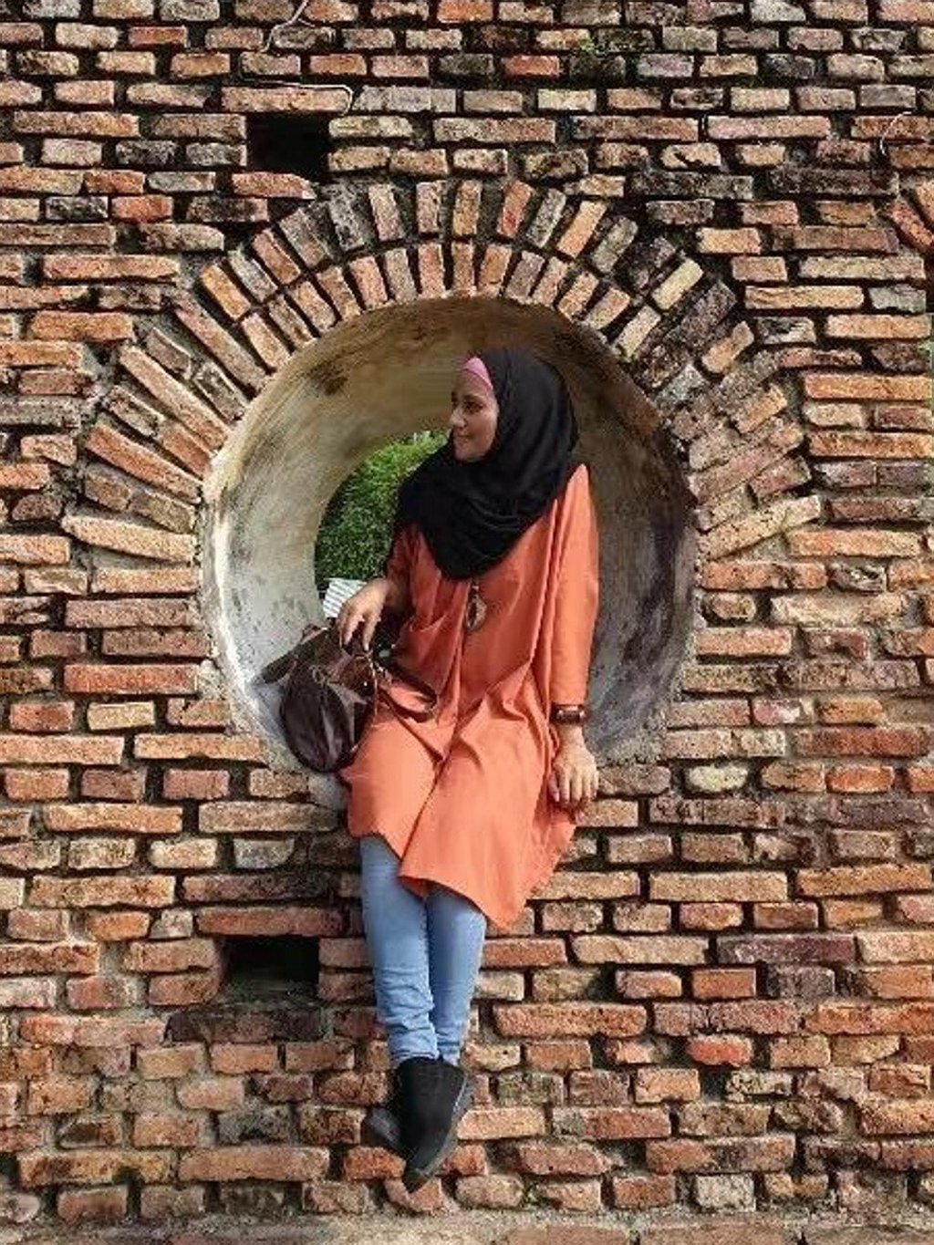 Malaysian architect Rushdina Ismail says it can be stressful for people in her profession to find reliably fast internet access while abroad to ensure they can exchange large blueprint files.