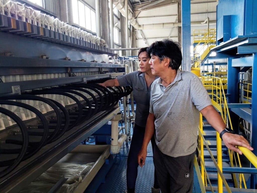 Sharon Kwok Pong Sau-wan (left) and Stanley Pong Kit (right) at the Hong Kong Battery Recycling Centre on January 15, 2020. Photo: Martin Williams [FEATURES 2020]