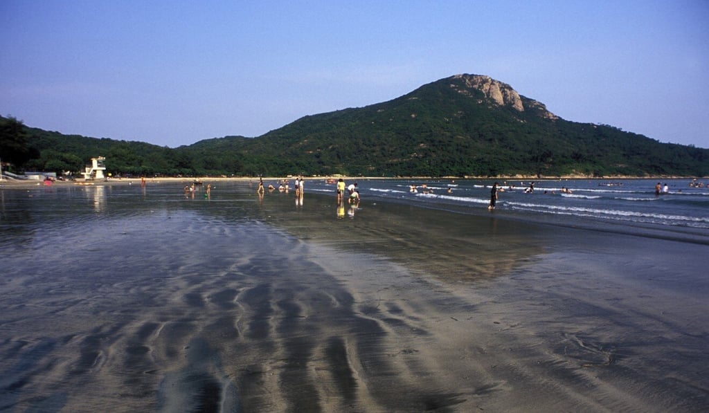 The man drowned just off Pui O beach, on Lantau Island. Photo: Martin Williams The man drowned just off Pui O beach, on Lantau Island. Photo: Martin Williams