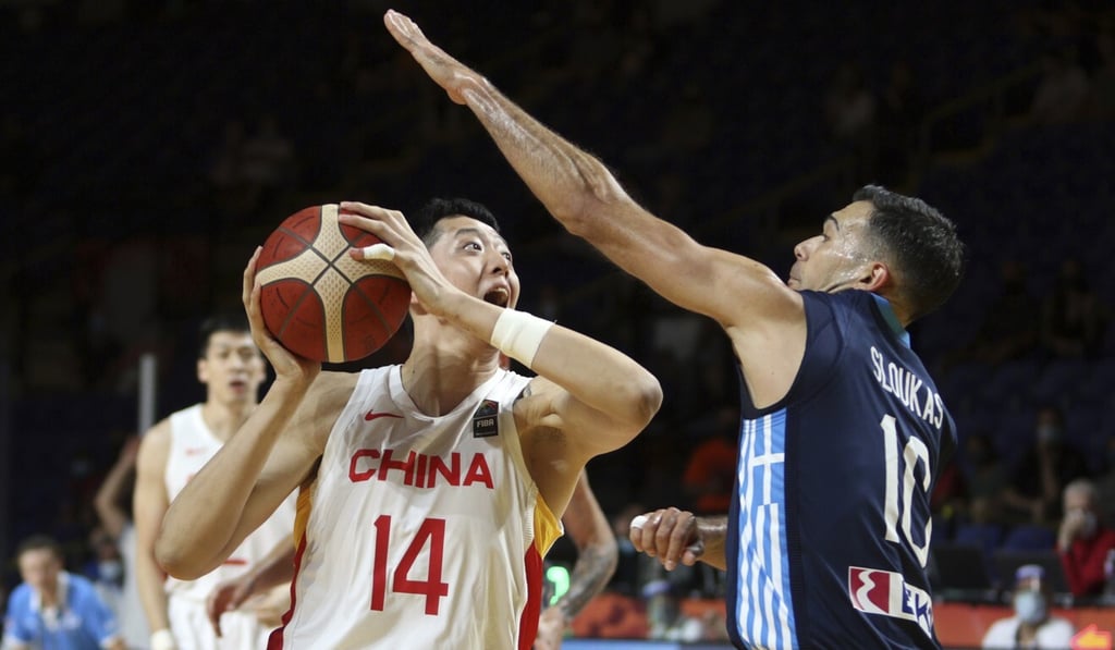 China’s Shen Zijie drives to the basket as Greece’s Kostas Sloukas defends. Photo: AP China’s Shen Zijie drives to the basket as Greece’s Kostas Sloukas defends. Photo: AP