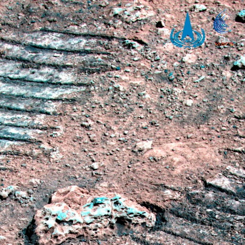Rocks on the surface of Mars captured by the Zhu Rong rover. Photo: Reuters