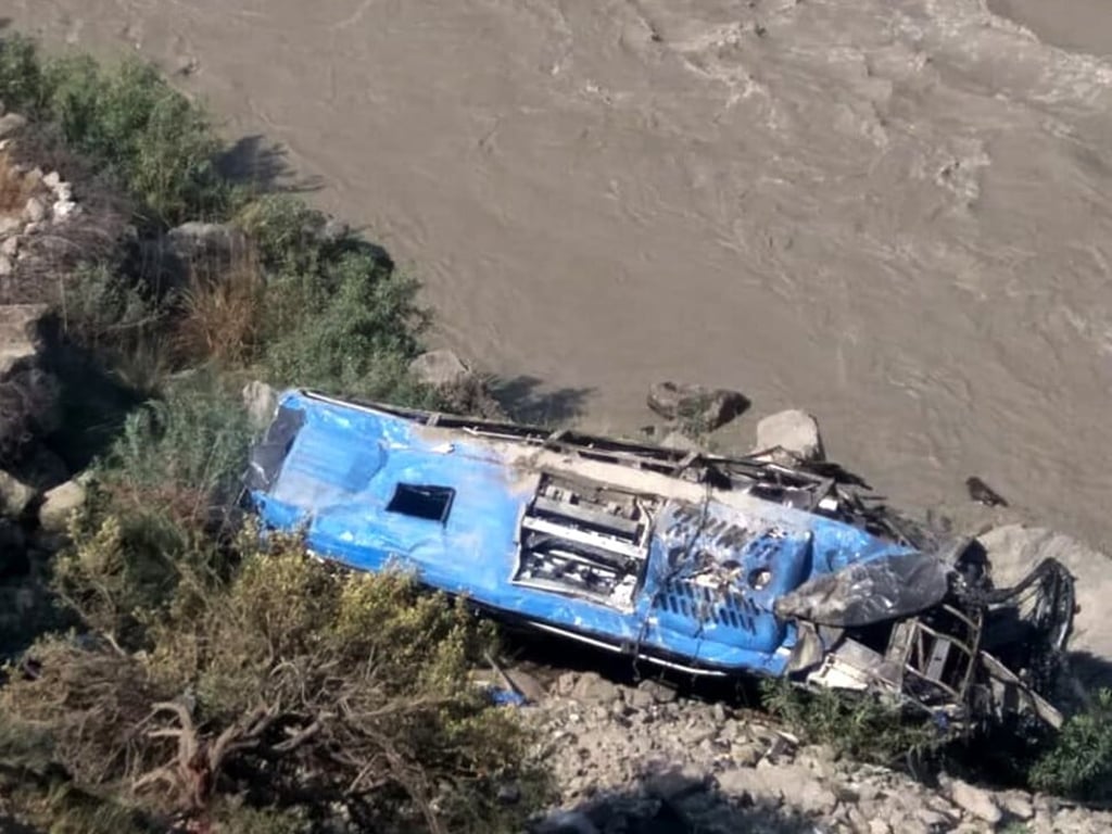 The wreckage of a bus that exploded in northern Pakistan killing 13, including nine Chinese construction workers. Photo: Xinhua