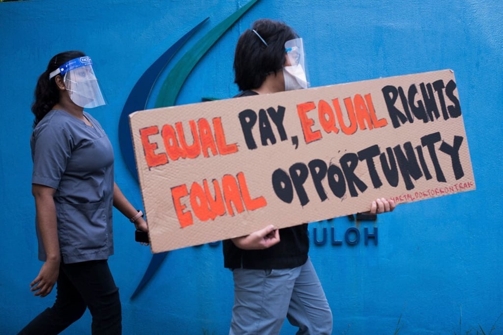 The organisers estimate that up to 8,000 contract doctors took part in the strike. Photo: AFP