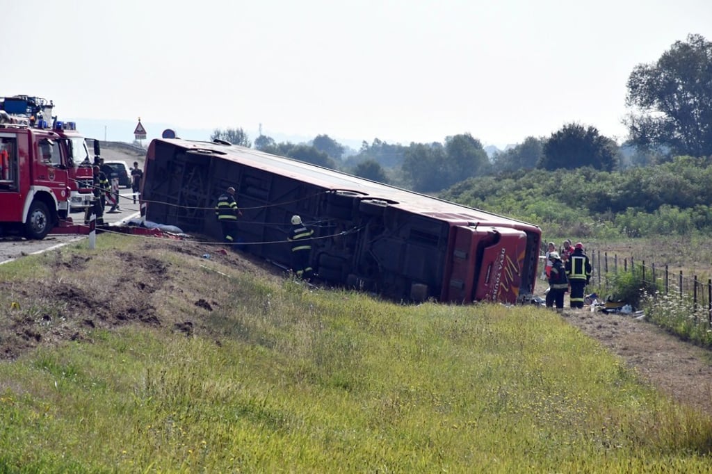 A bus driving from Germany to Kosovo crashed near Slavonski Brod, Croatia on Sunday. Photo: Ivica Galovic / PIXSELL via Reuterss