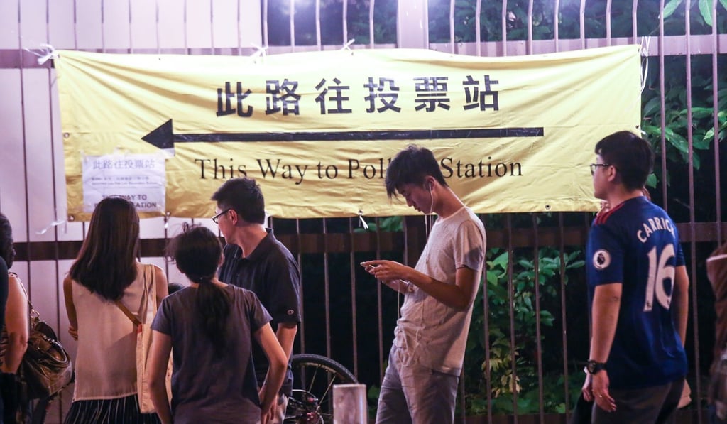 Hong Kong residents queue up to vote at the 2016 Legislative Council polls. Photo: David Wong