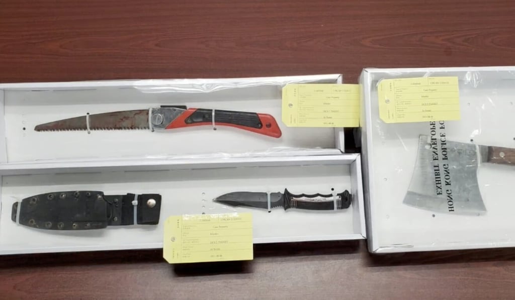 Hong Kong police display weapons taken from the suspect after his capture on Thursday evening. Photo: Facebook