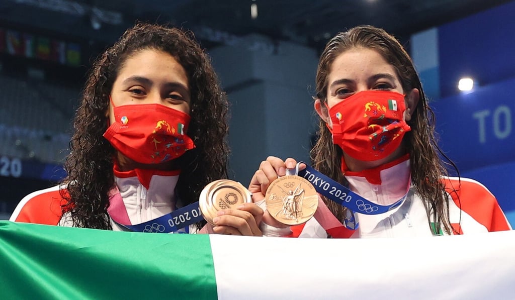 Mexico’s Gabriela Agundez Garcia and Alejandra Orozco Loza pose with their bronze medals from the women’s synchronised 3m springboard at the Tokyo Olympics. Photo: Reuters Mexico’s Gabriela Agundez Garcia and Alejandra Orozco Loza pose with their bronze medals from the women’s synchronised 3m springboard at the Tokyo Olympics. Photo: Reuters