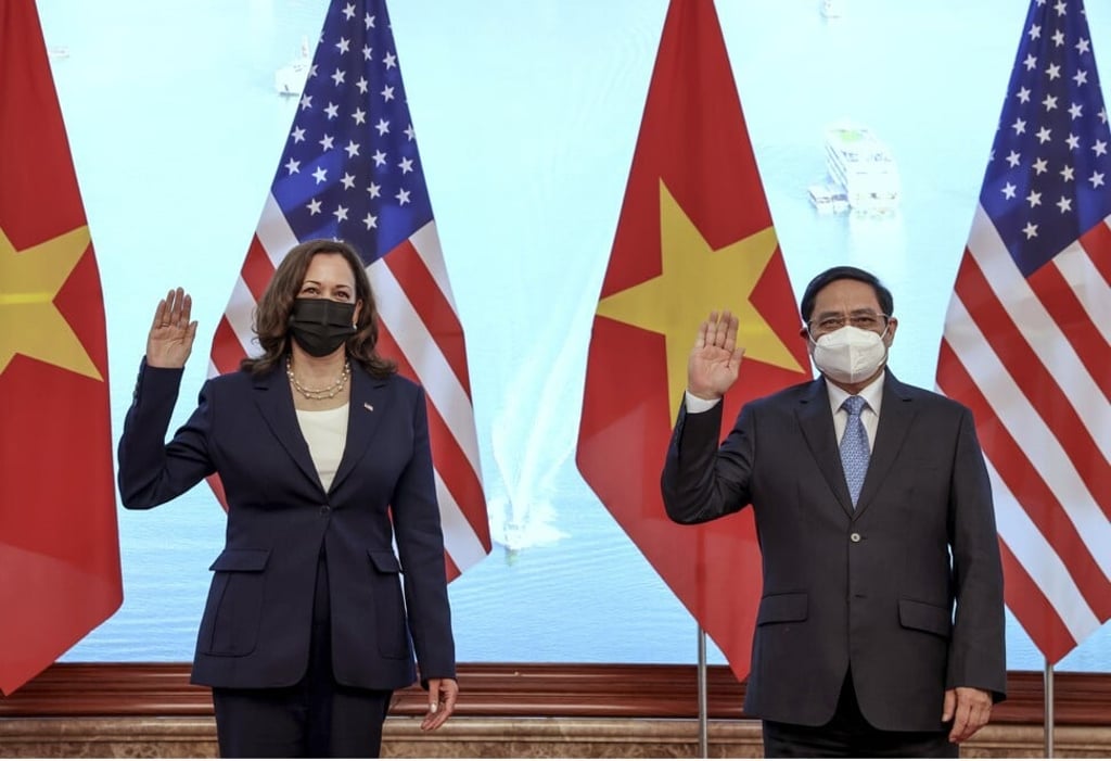 US Vice-President Kamala Harris pictured with Vietnam’s PM Pham Minh Chinh on August 25, 2021. Photo: AP US Vice-President Kamala Harris pictured with Vietnam’s PM Pham Minh Chinh on August 25, 2021. Photo: AP