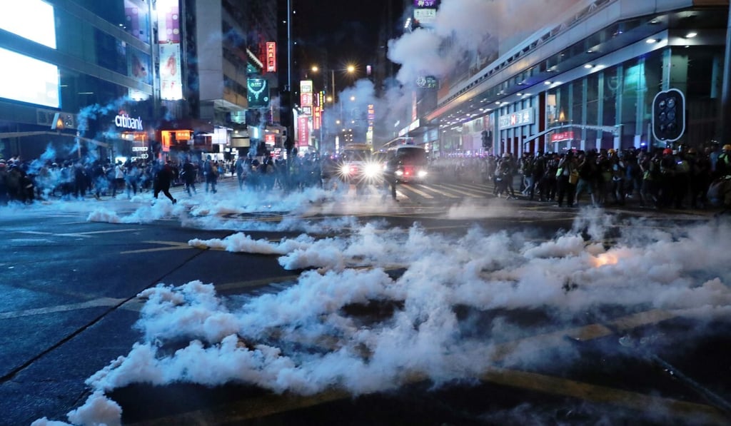 Police and protesters clashed in various districts in Kowloon on the evening of October 27, 2019. Photo: Sam Tsang Police and protesters clashed in various districts in Kowloon on the evening of October 27, 2019. Photo: Sam Tsang