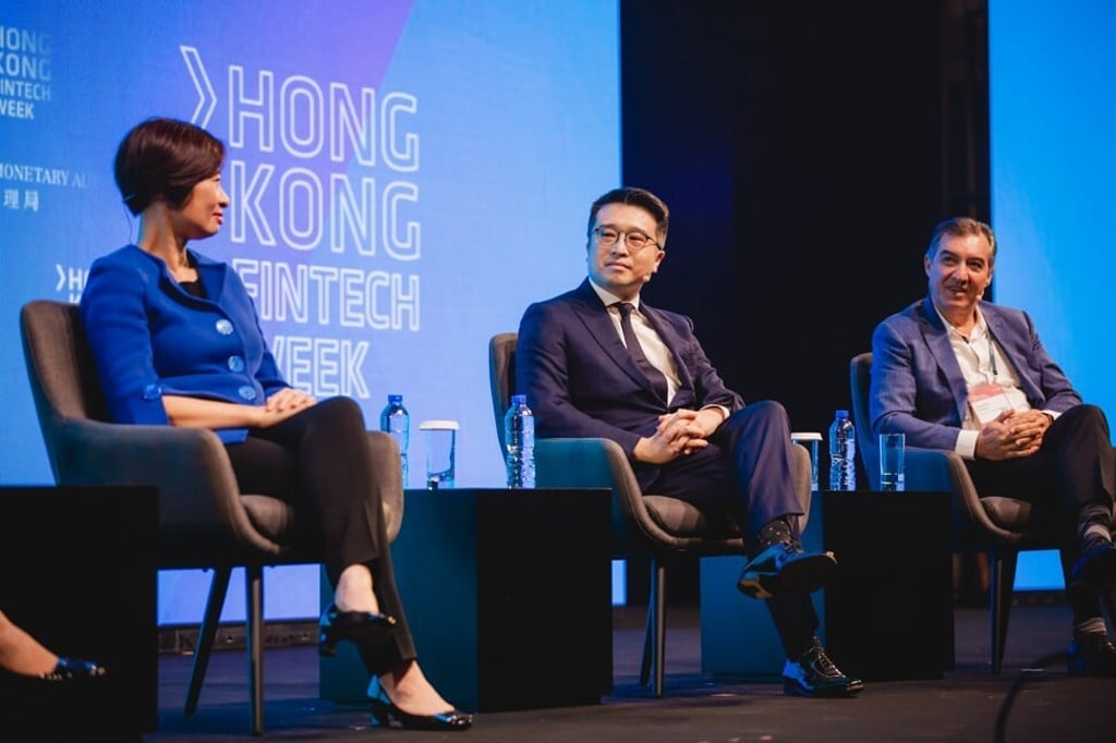Dr Calvin Choi (centre), chairman of AMTD Group, a corporate and investor champion of Global Fast Track 2021, says his company is committed to offering the programme’s participants opportunities to meet potential partners and industry leaders in the fintech ecosystem.