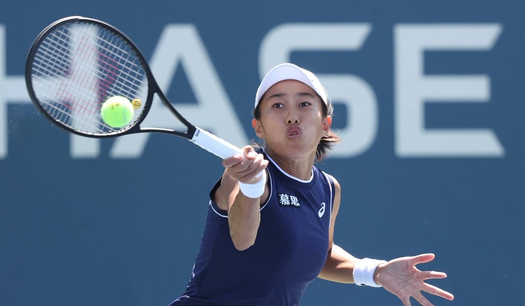 Zhang returns against Raducanu at the 2021 US Open. Photo: AFP