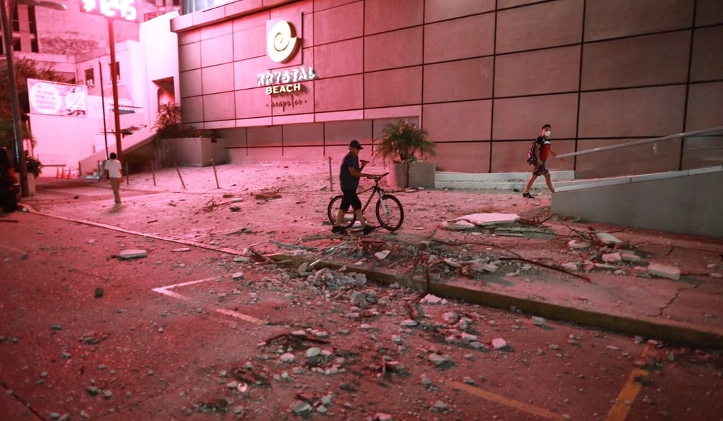Debris on the ground in Acapulco, Mexico. Photo: EPA