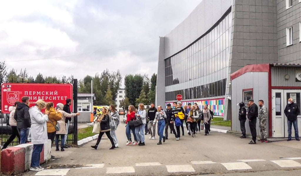 Students evacuate a building at Perm University on September 20, 2021, following a shooting. Photo: AFP Students evacuate a building at Perm University on September 20, 2021, following a shooting. Photo: AFP