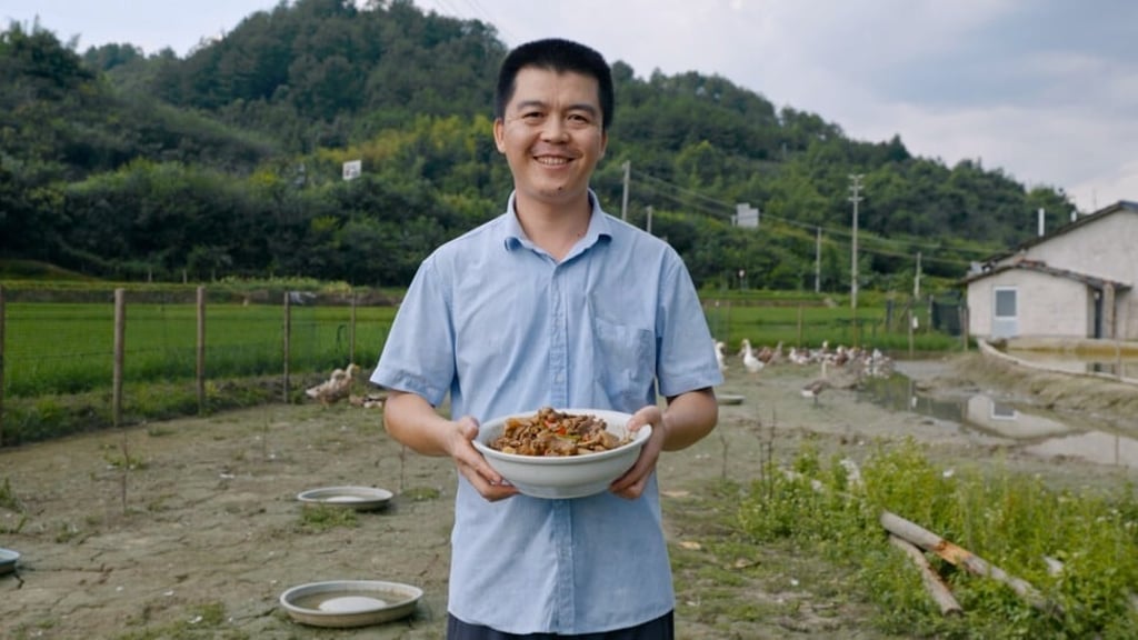 Lai Zhengfa, chef and owner of Zhengfa Goose King restaurant, says that in order to make the best quality spicy goose dish, the bird should be 80 days old.