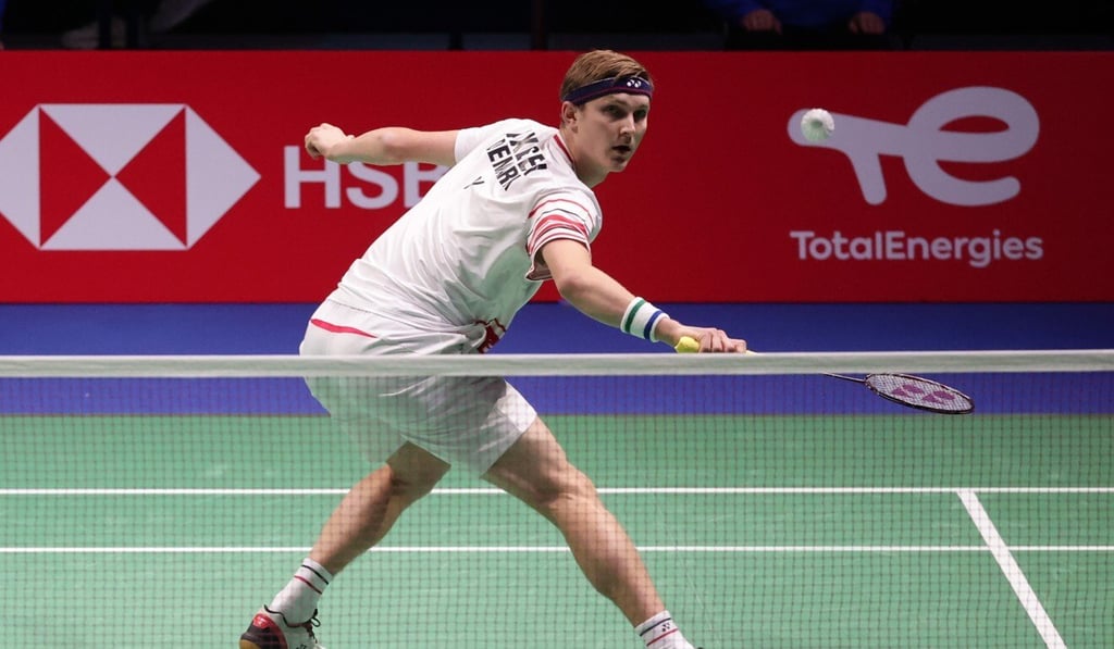 Denmark's Viktor Axelsen competes against China's Shi Yuqi in the men's singles competition during the quarter-final match between China and Denmark at the 2021 BWF Sudirman Cup in Vantaa, Finland. Photo: Xinhua