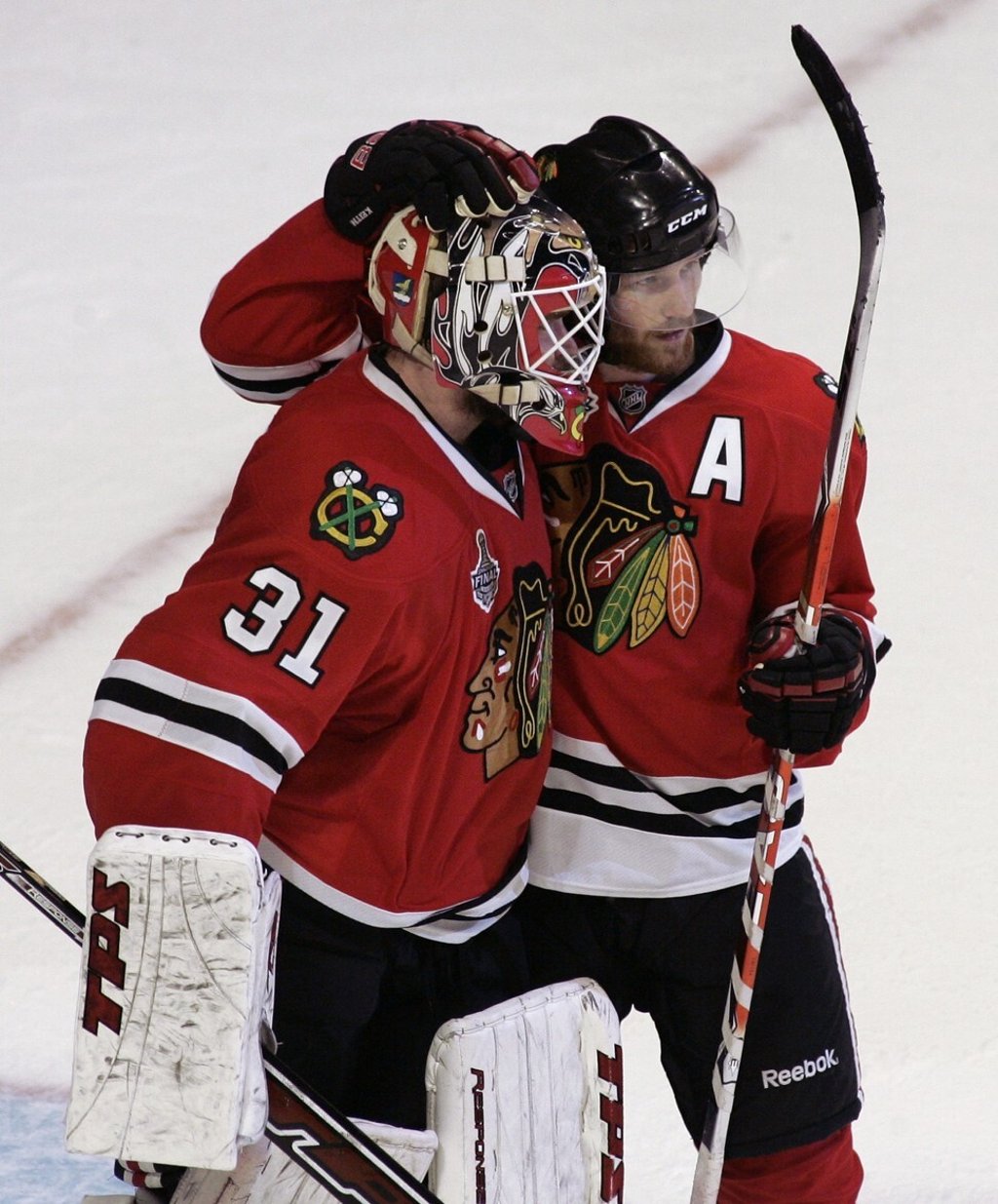 Duncan Keith (right) while playing for the Chicago Blackhawks. Keith’s personal views on being vaccinated became a media frenzy. Photo: AP
