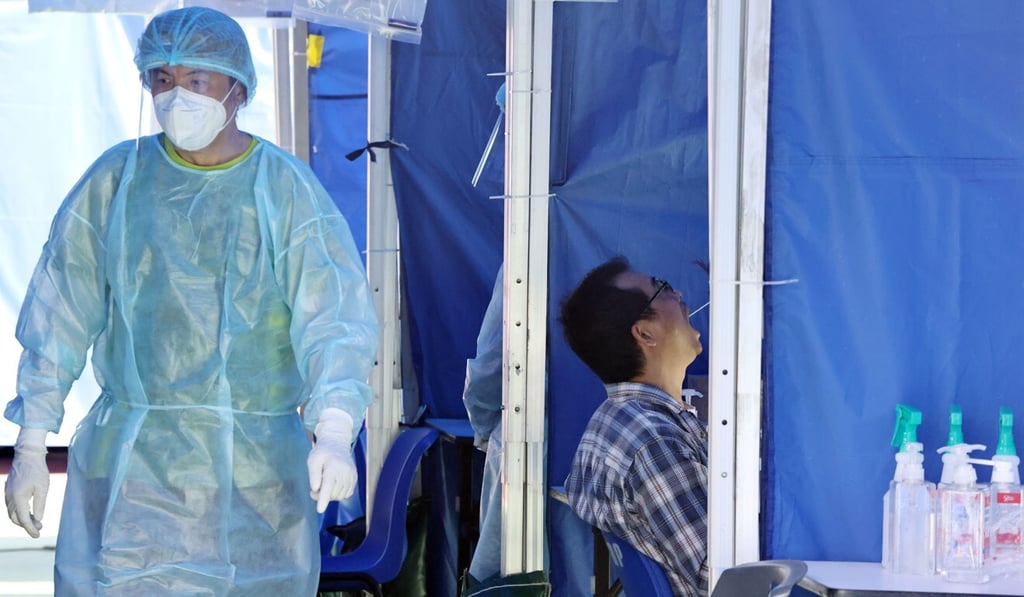 Mainland experts said Hong Kong should test high-risk workers more frequently. Photo: K. Y. Cheng