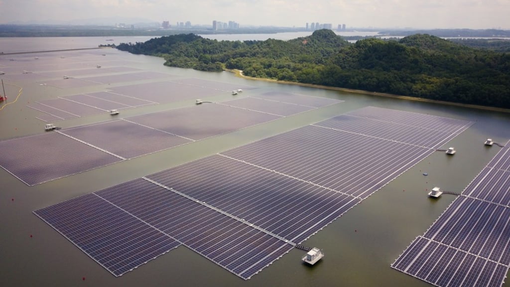The Sembcorp Tengeh Floating Solar Farm in Singapore, comprising 122,000 solar panels spanning 45 hectares (equivalent to about 45 football fields), is one of the world’s largest inland floating solar photovoltaic systems. Photo: Sembcorp Industries