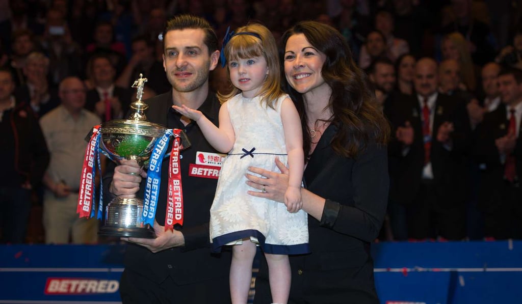 Selby with his wife and daughter. Photo: Xinhua