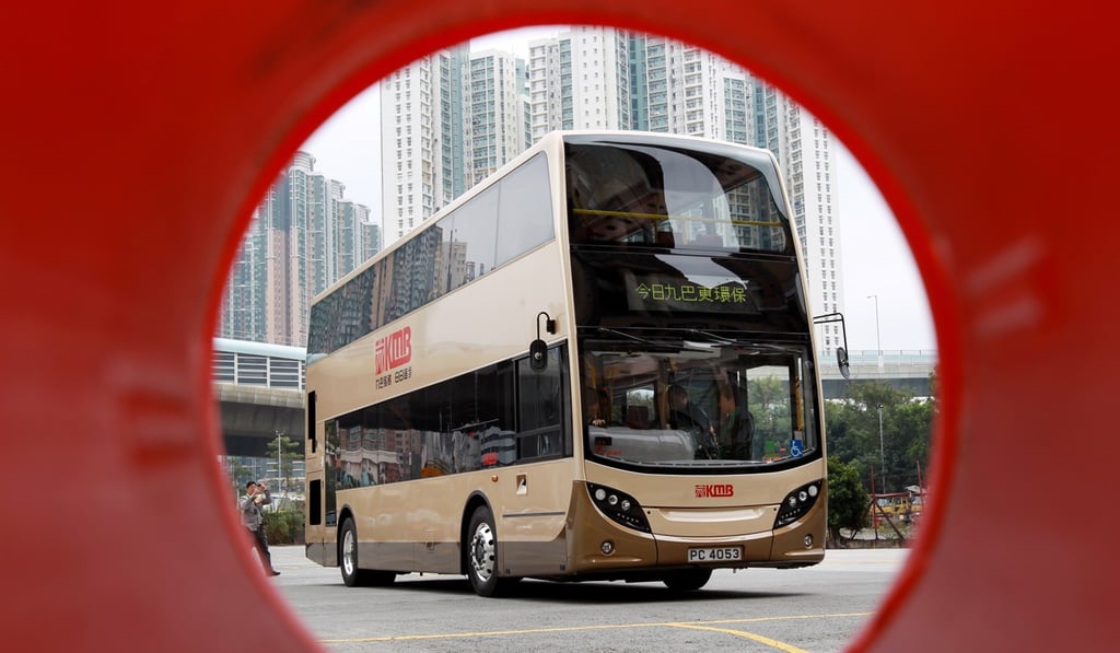 The current KMB buses in champagne gold will be retained. Photo: K. Y. Cheng