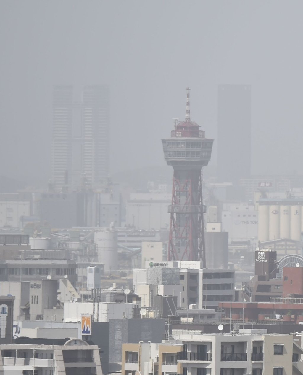 The southwestern Japan city of Fukuoka is shrouded in yellow dust on Sunday. The sandstorm covered a wide area of Japan. Photo: Kyodo The southwestern Japan city of Fukuoka is shrouded in yellow dust on Sunday. The sandstorm covered a wide area of Japan. Photo: Kyodo