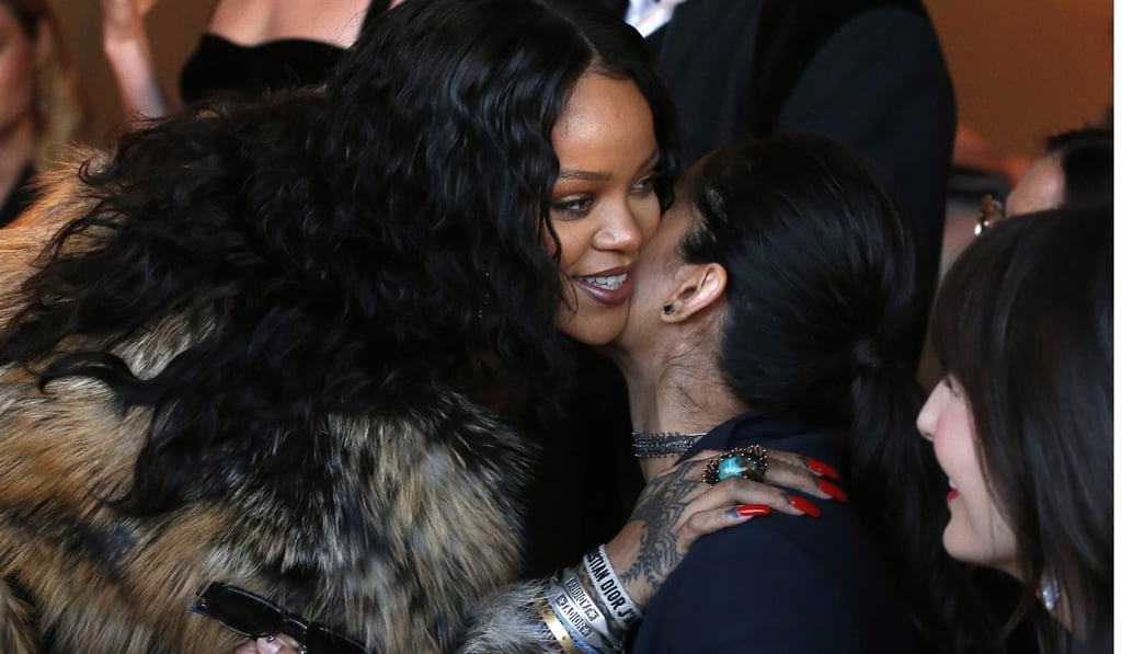 Rihanna kisses Freida Pinto at Dior’s runways show in Los Angeles. Photo: REUTERS