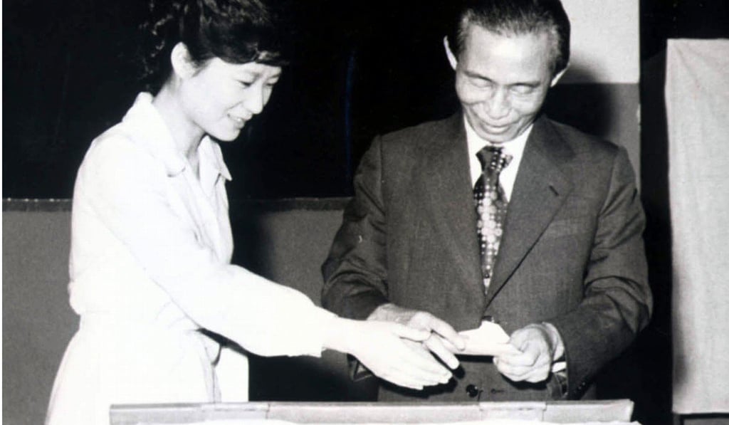 Former South Korean president Park Chung-hee (right) and his daughter Park Geun-hye casting ballots in Seoul in 1977. Photo: AP
