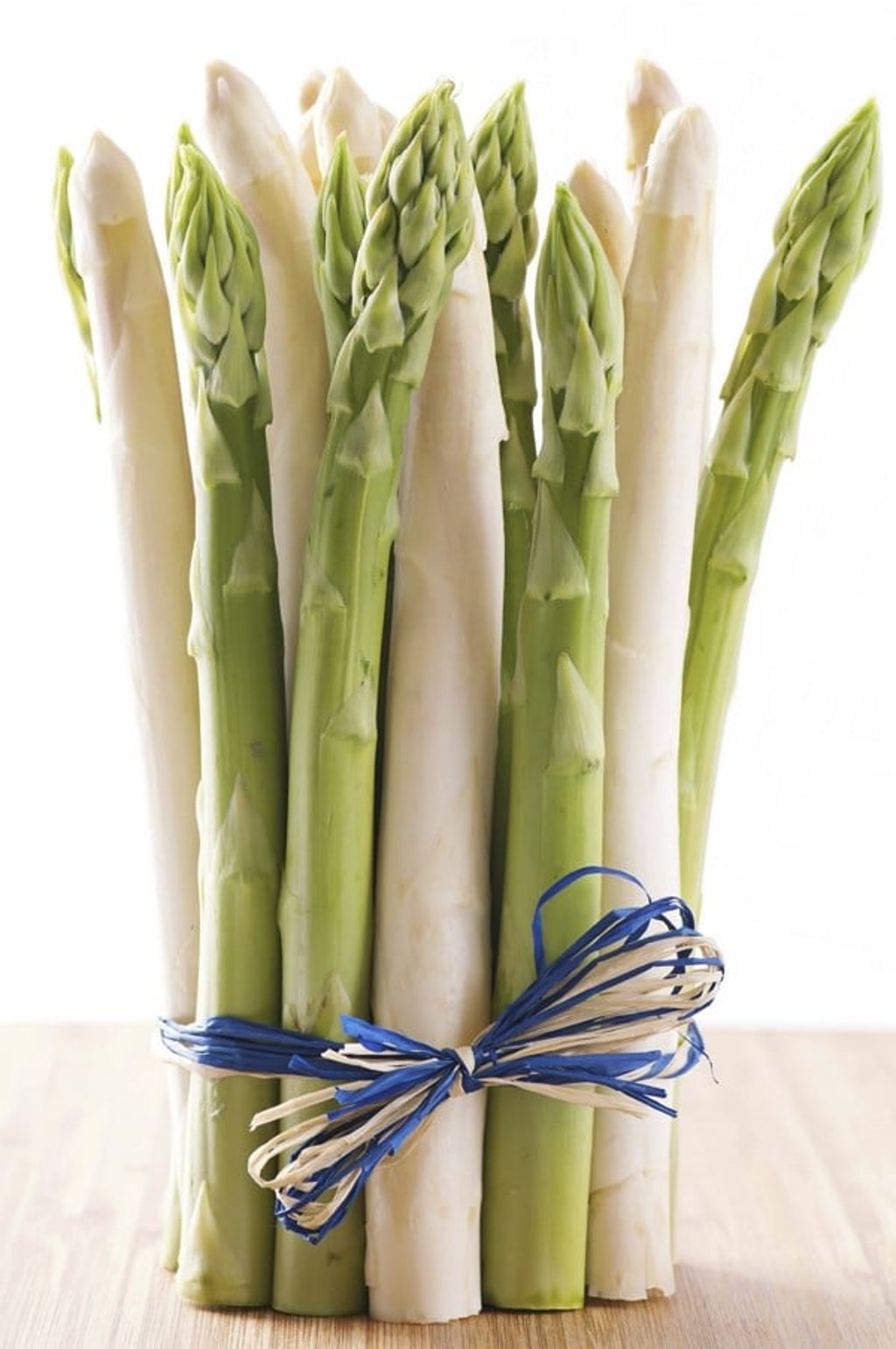 Alto 88 is serving various types of asparagus.